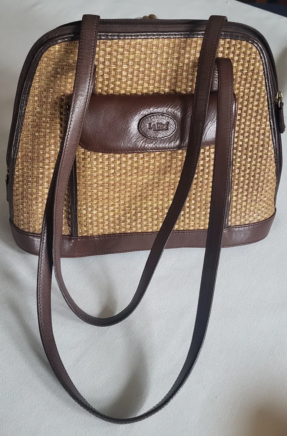 Buy and sell used handbags in Scarborough Karrot