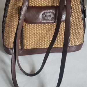 Buy and sell used handbags in Scarborough Karrot