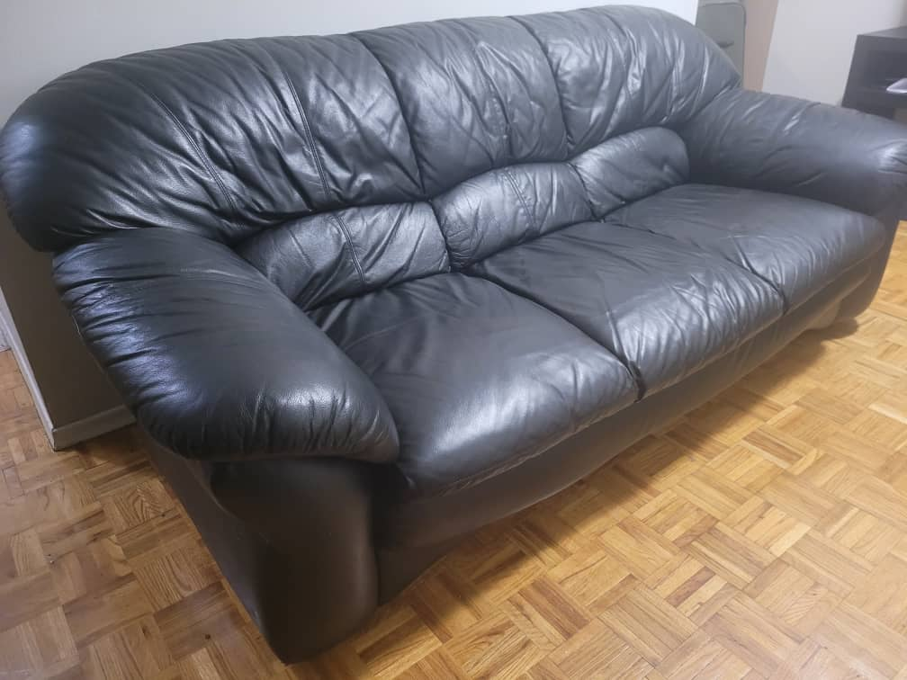 Moving out sales today! #couch #sofa #dresser #freezer - photo 2