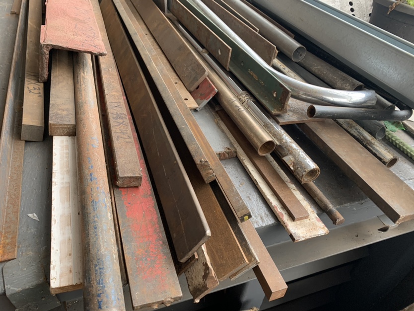 Assorted Metal pcs.at reasonable price! - photo 3