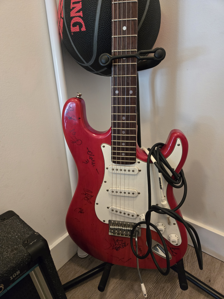 Electric Guitar and Amp - photo 2