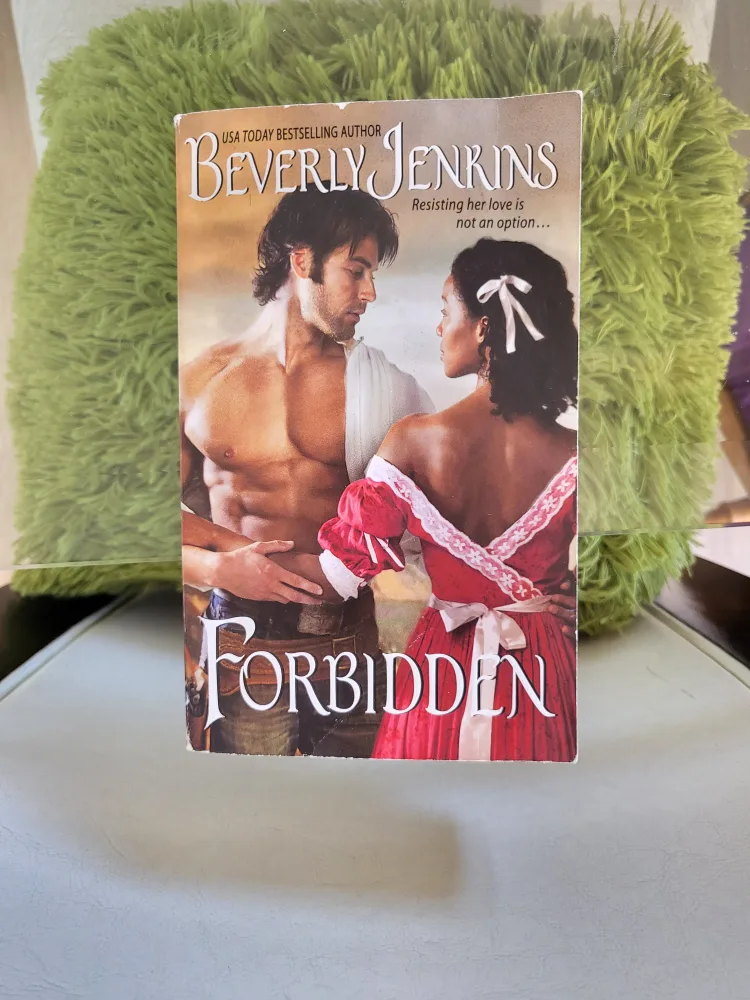 3 Good Read Books #ThriftyPicks image indicator(3)