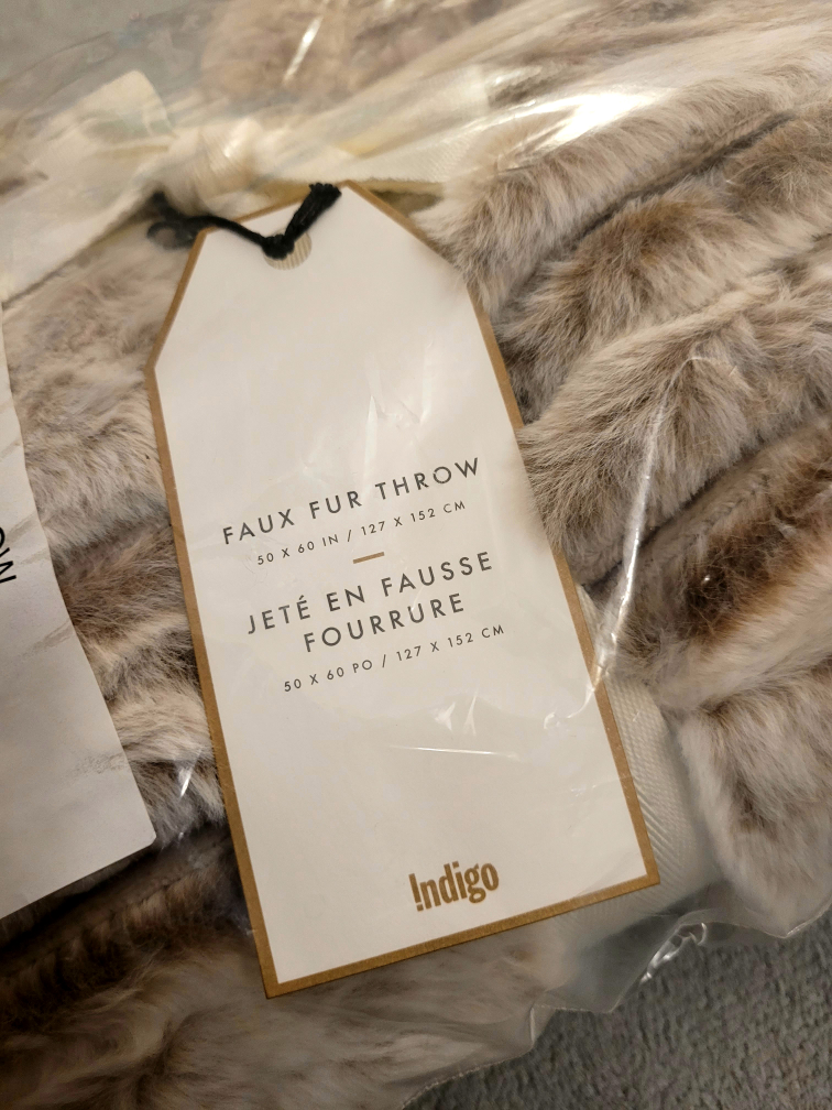 NEW Indigo Faux Fur Throw Blanket - photo 2