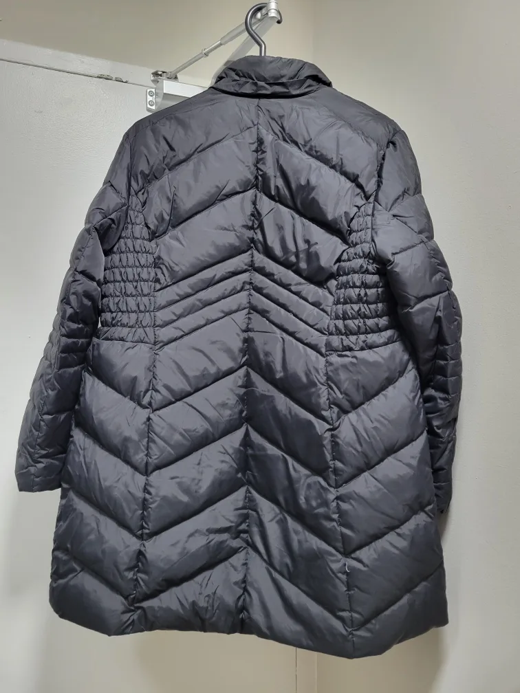 Cleo Petite Black Puffer Jacket image indicator(2)