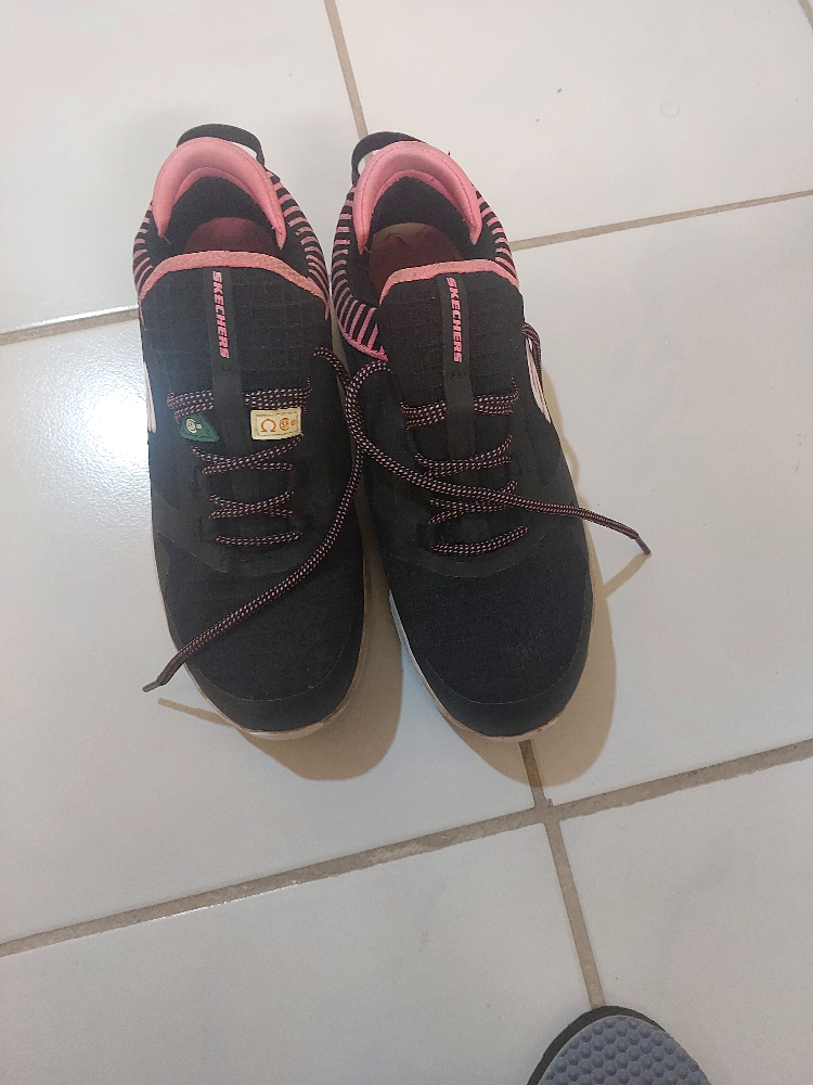 Skechers safety Shoes - Black and Pink