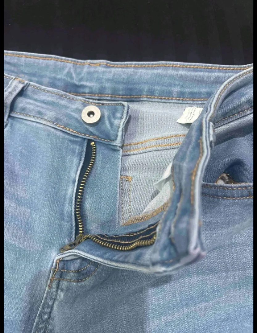 SHEIN Light Wash Flare Bootcut Style Jeans image indicator(6)