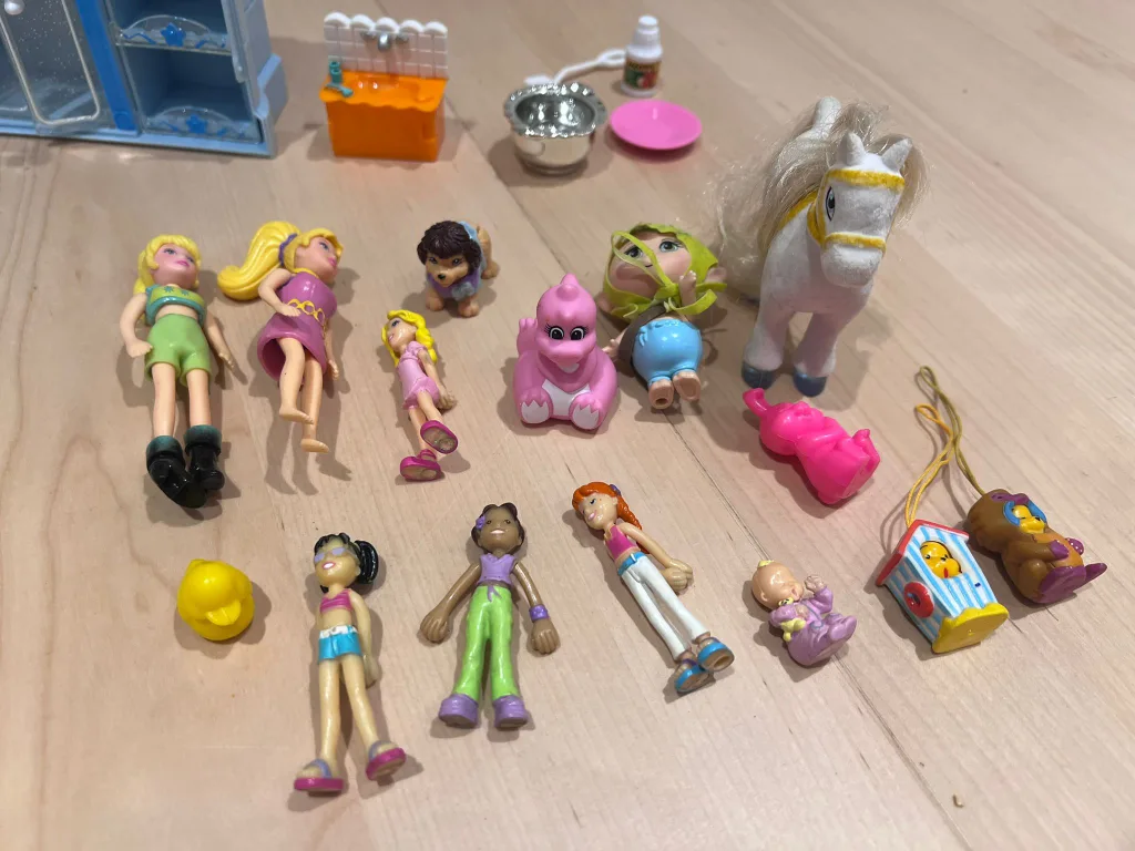 Cinderella's Castle Polly Pockets Play Set image indicator(3)