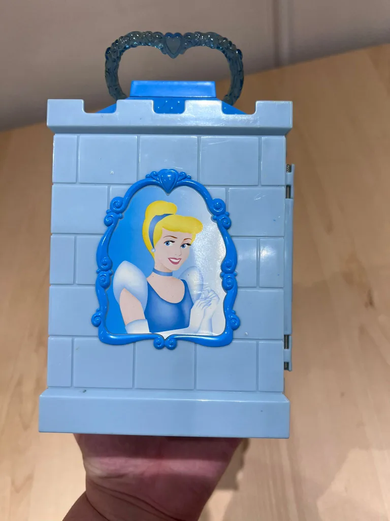 Cinderella's Castle Polly Pockets Play Set image indicator(4)
