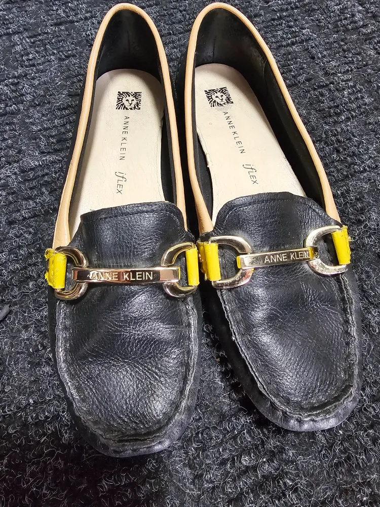 Anne Klein Women's Black Leather Loafers thumbnail