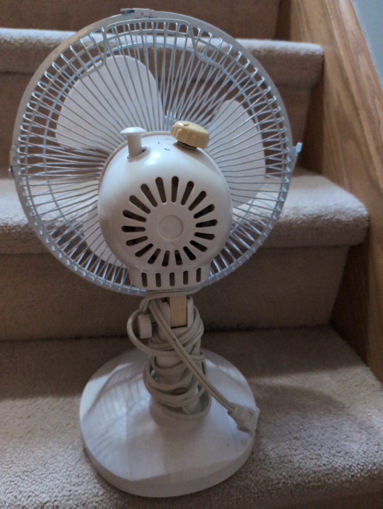 Small Desk Fan - photo 2