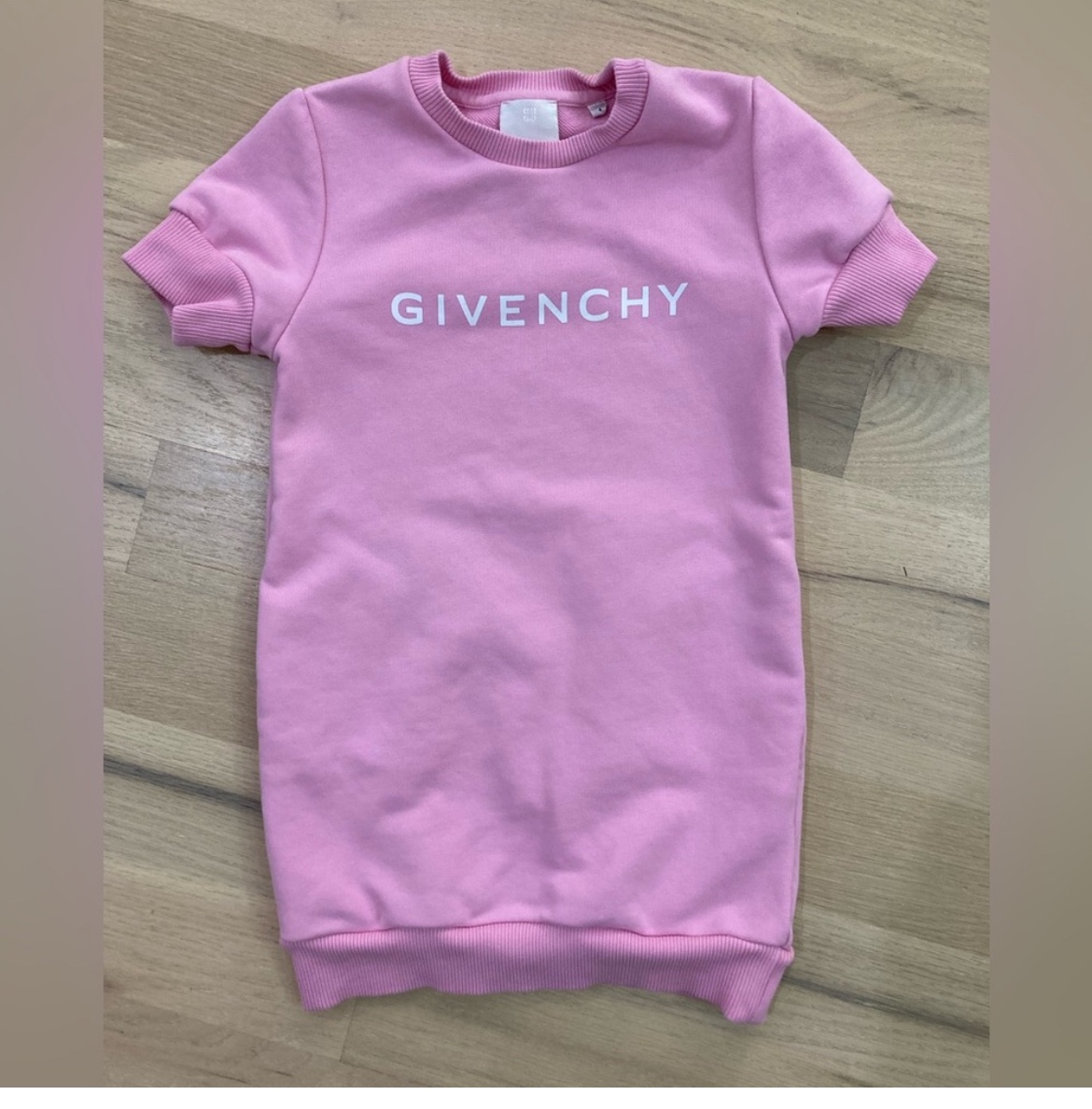 Givenchy kids size 4 used - photo 2