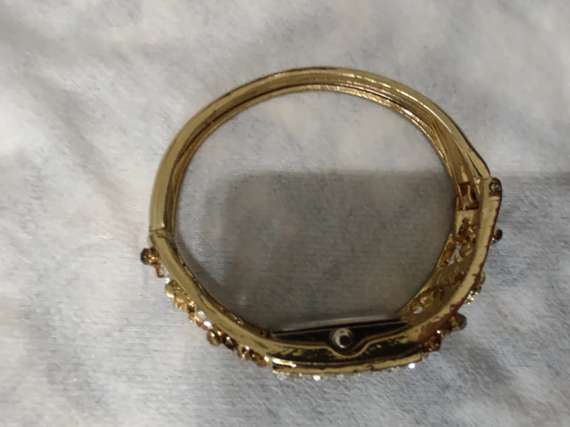 Bracelet Watch image indicator(3)