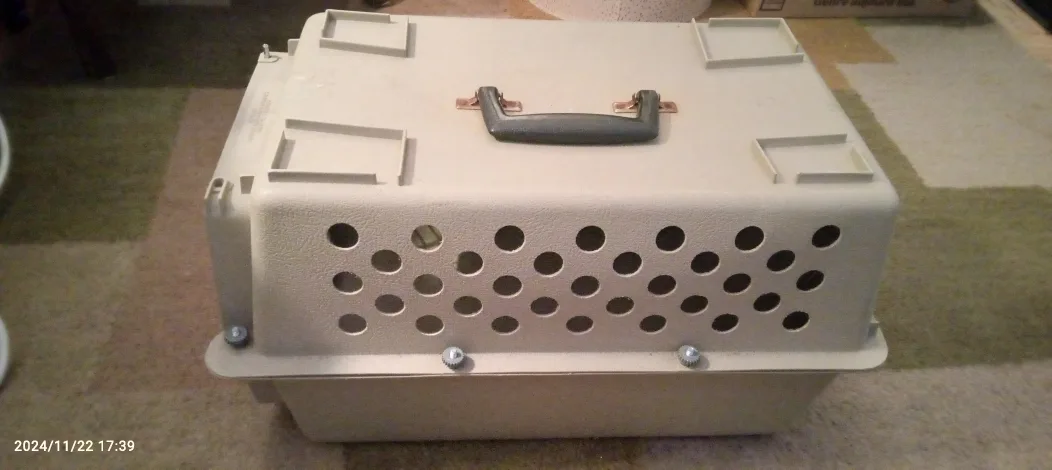 #freecycle-Pet Carrier image indicator(2)