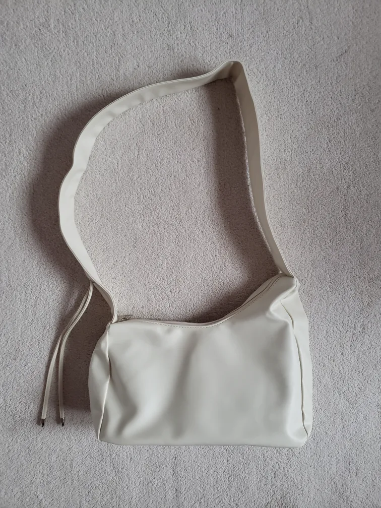 🆕Off-White Shoulder Bag thumbnail