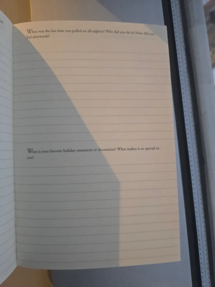 🧡 300 Writing Prompts Journal image indicator(2)