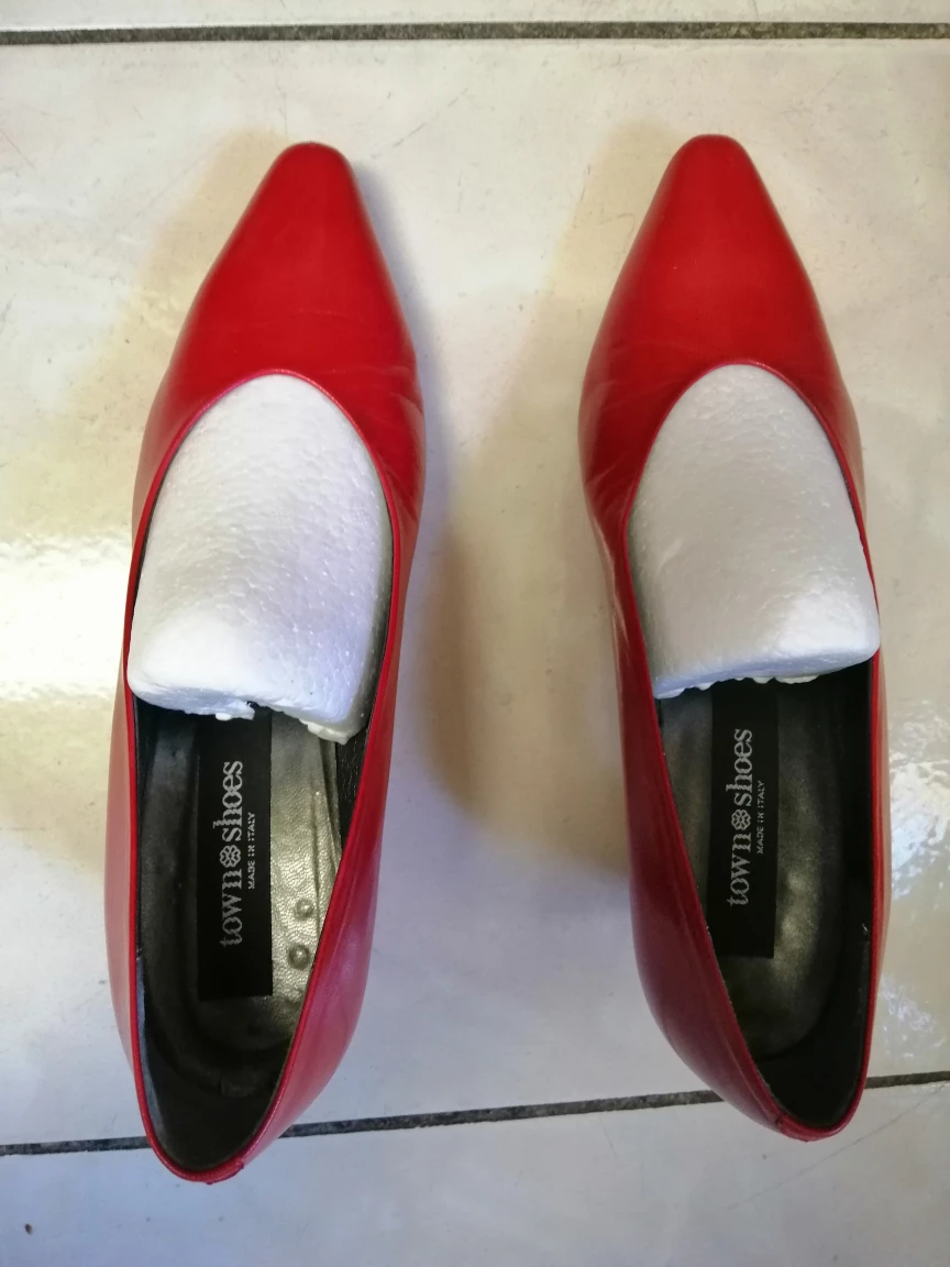 Red Leather Pumps, Size 8 - photo 3