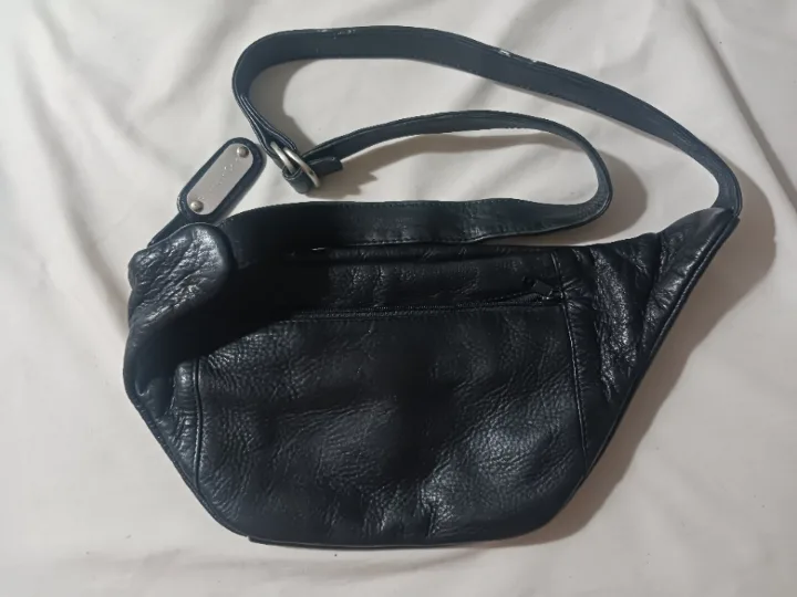 Kenneth Cole Black Leather Fanny Pack image indicator(2)