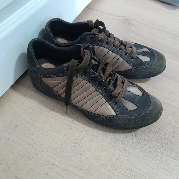 Geox Men's Brown and Green Leather Sneakers image indicator(3)