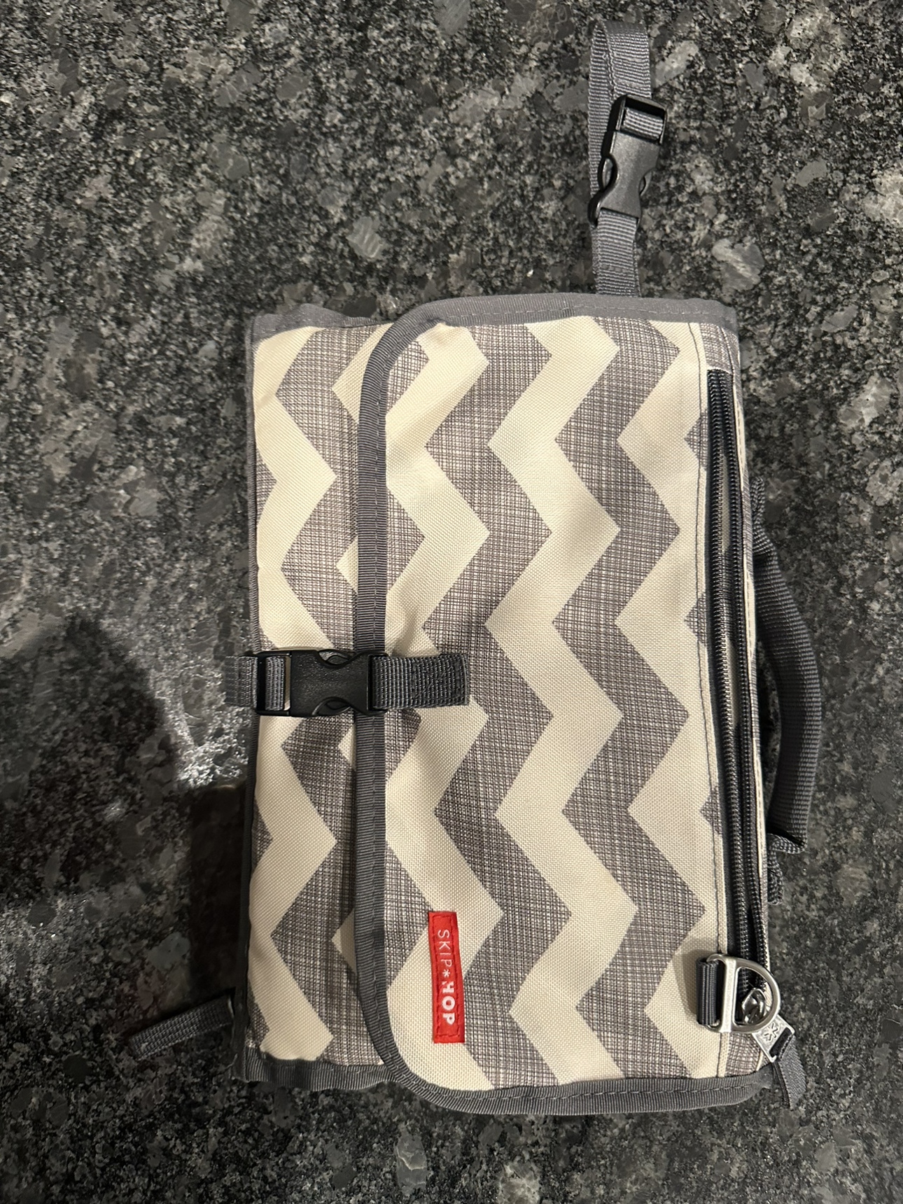 Skip Hop  portable changing mat - photo 2