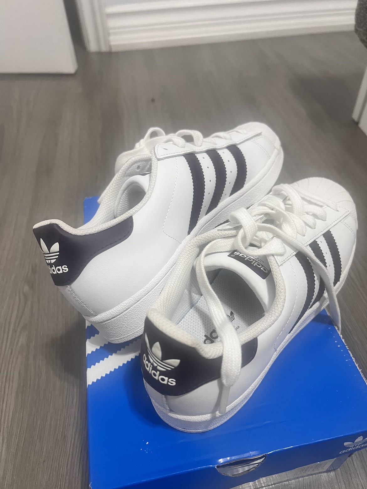 Adidas brand new sneakers US 7, women - photo 2