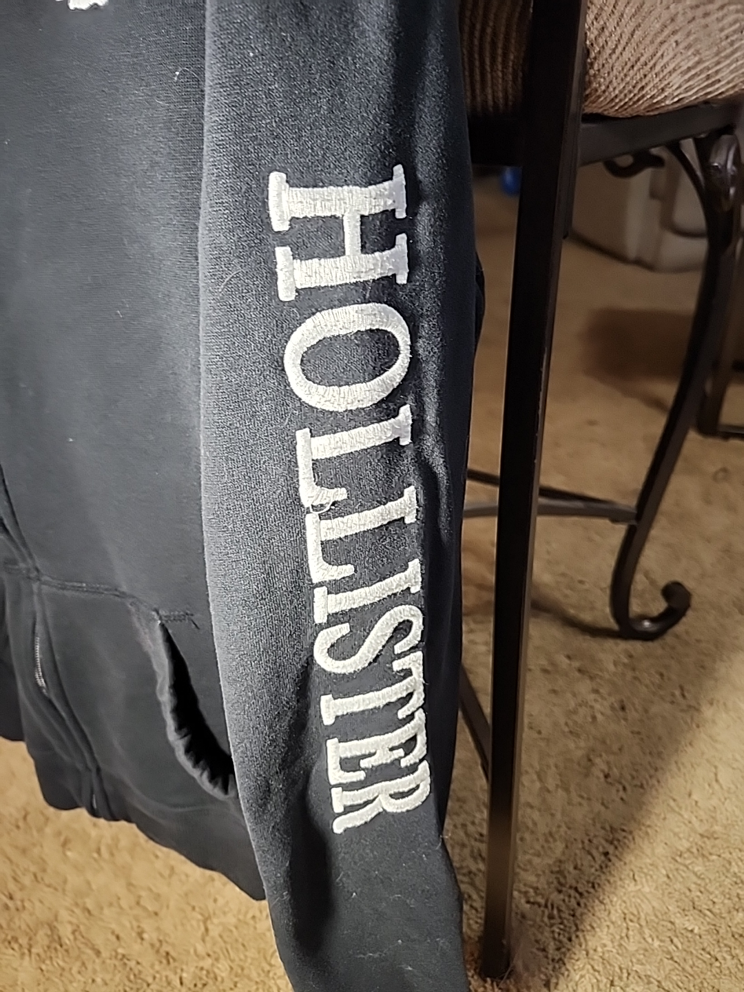 HOLLISTER Embroidered Black Fleece - size Lg - photo 3