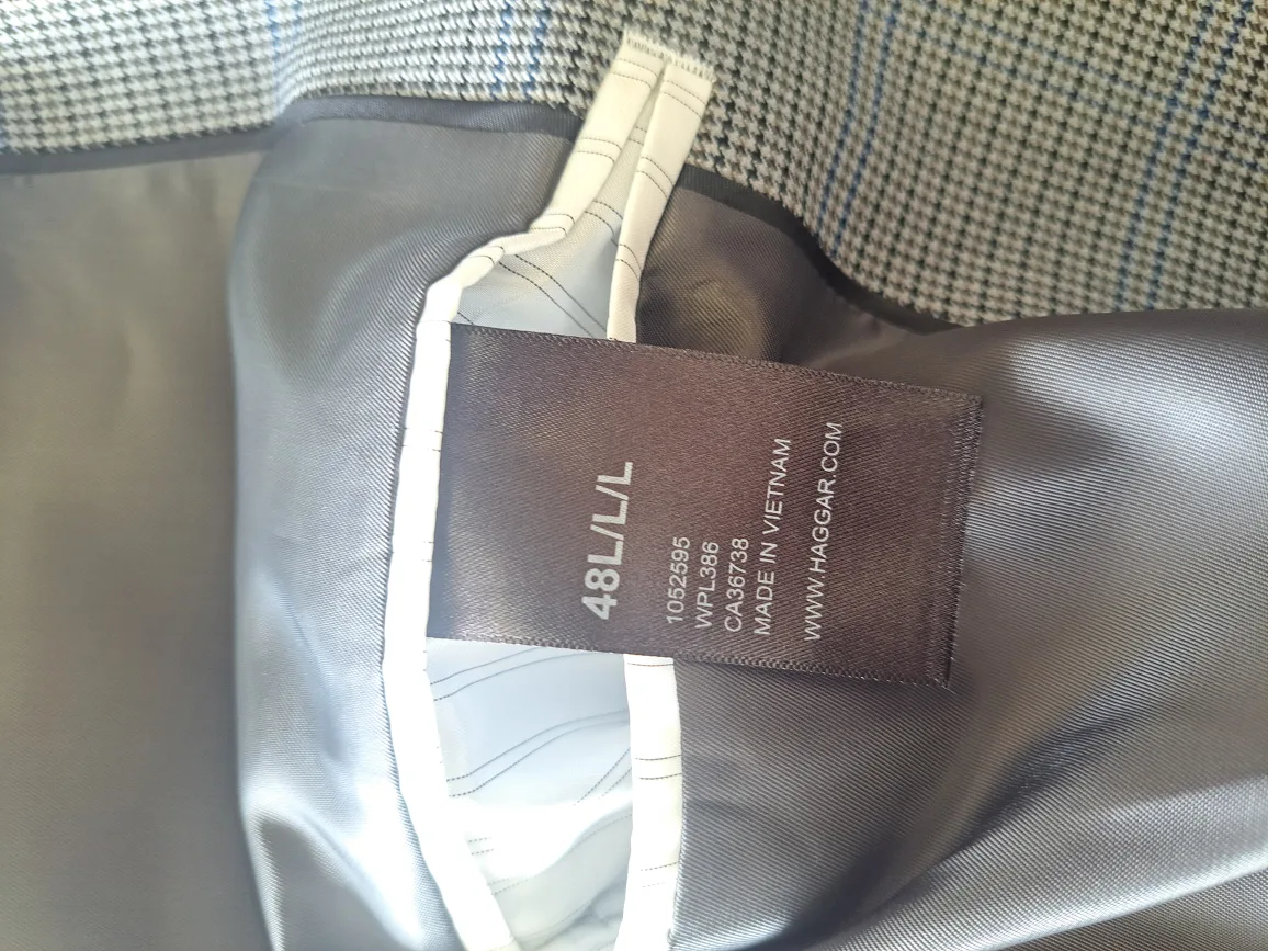 Mens J.M. HAGGAR Men's Tailored Fit Premium Sport Jacket image indicator(3)