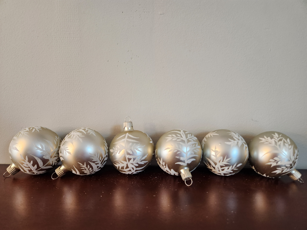 Set of 16 glass Christmas Ornaments