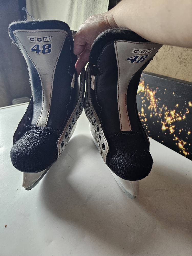 CCM kids skates - photo 2