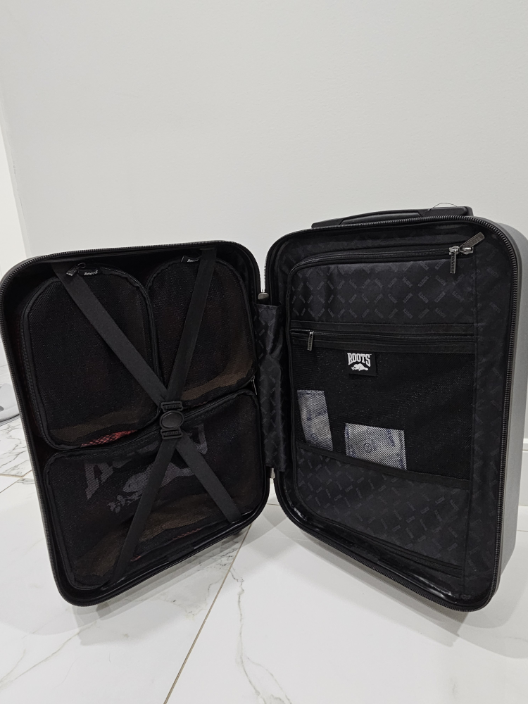 ROOTS Carry-On Luggage - photo 3