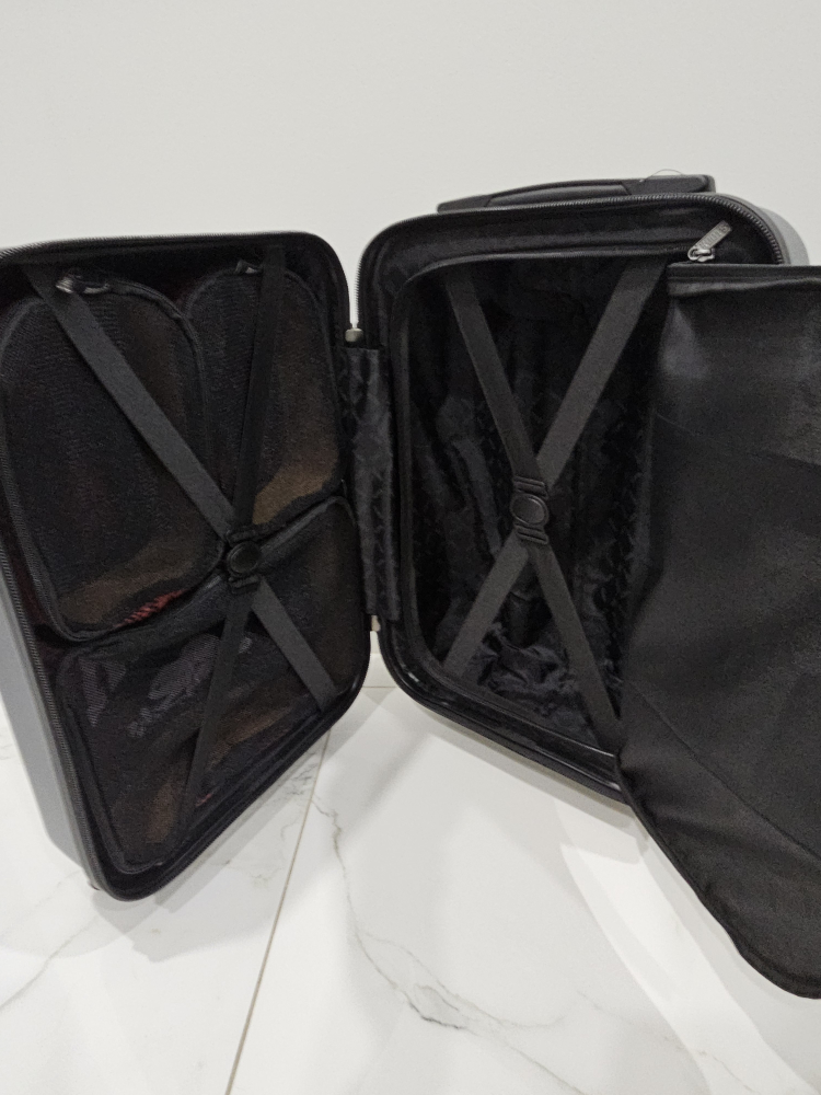 ROOTS Carry-On Luggage - photo 4