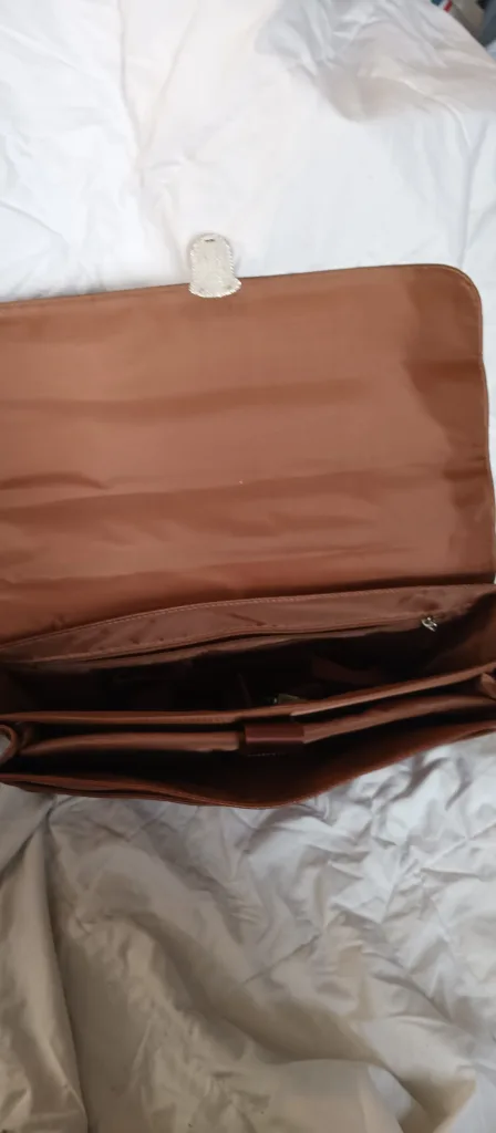 New without tag Andrew Marc Leather Briefcase image indicator(8)