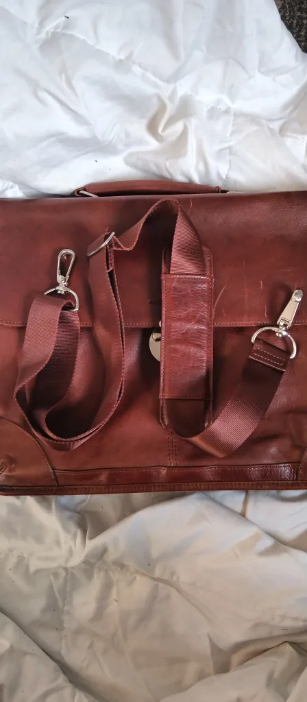 New without tag Andrew Marc Leather Briefcase image indicator(9)