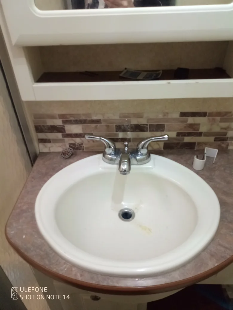 2006 Keystone Sydney with one Pop out.please read description image indicator(8)