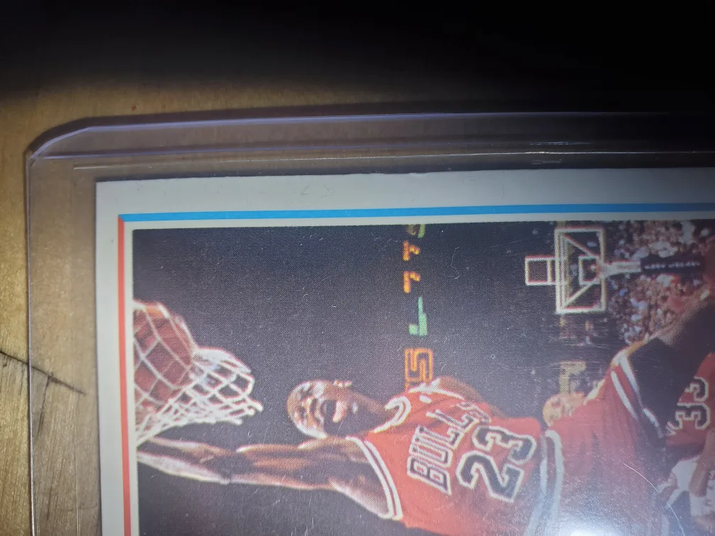 Michael Jordan 1990 Fleer NBA Basketball card dunking image indicator(8)