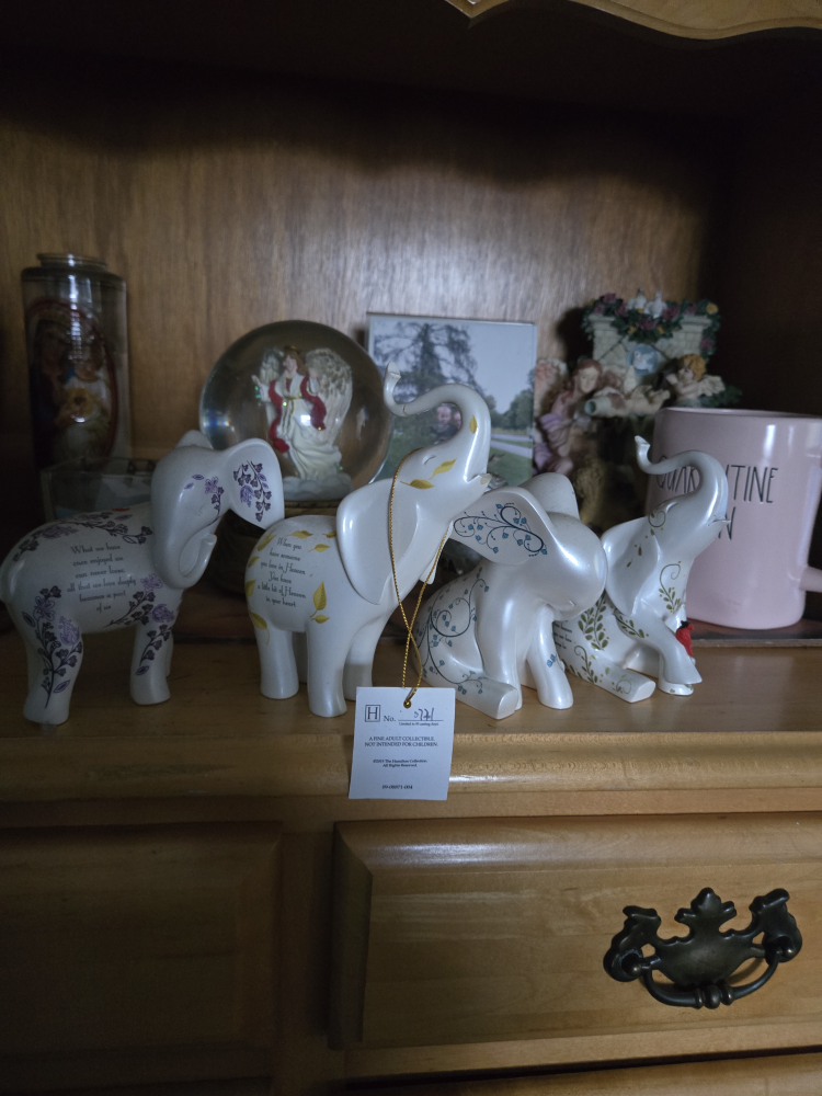 4 little ceramic elephant - photo 2