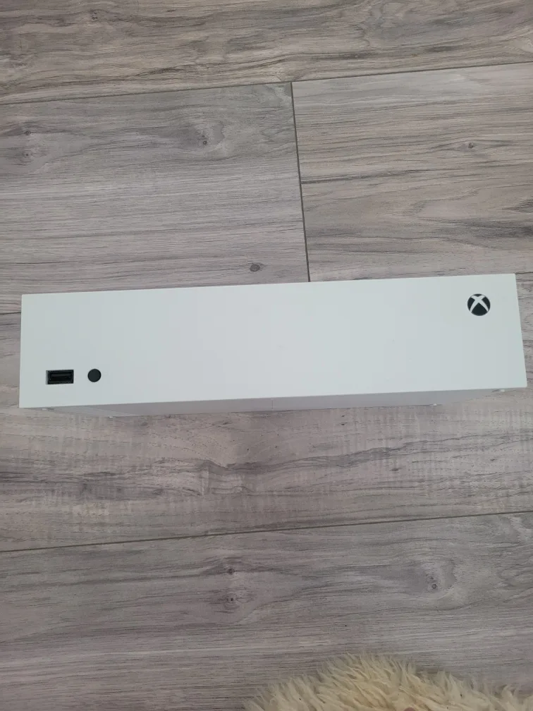 Xbox Series S Console with Green Controller image indicator(5)