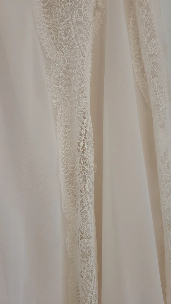 Reiss Cream Lace Skirt image indicator(3)