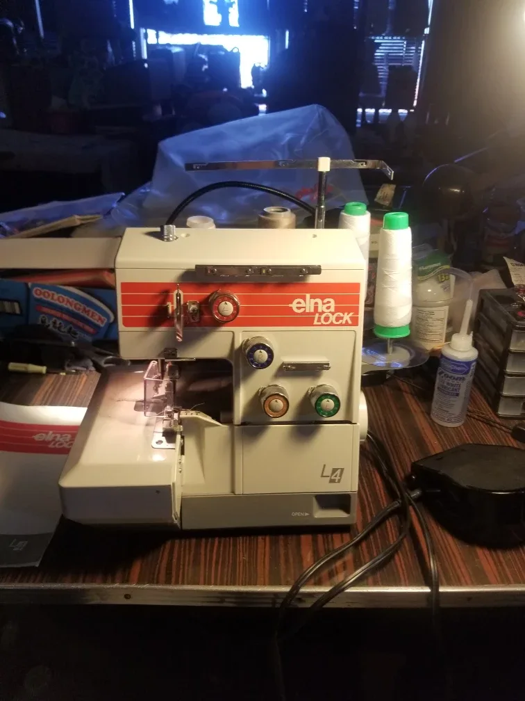 Elna Lock L4 Serger thumbnail