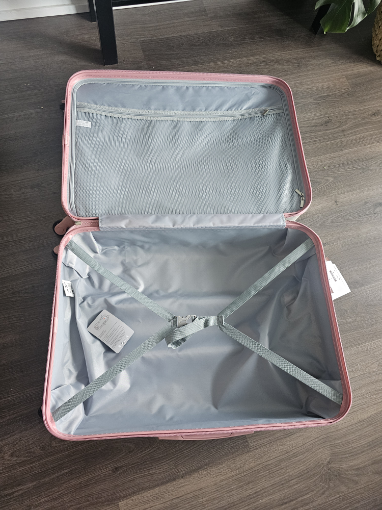 Three piece luggage set - new and unused - photo 4