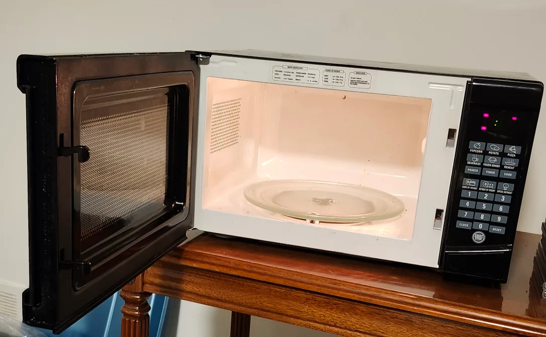 Good ol' Reliable microwave by RCA works great image indicator(2)