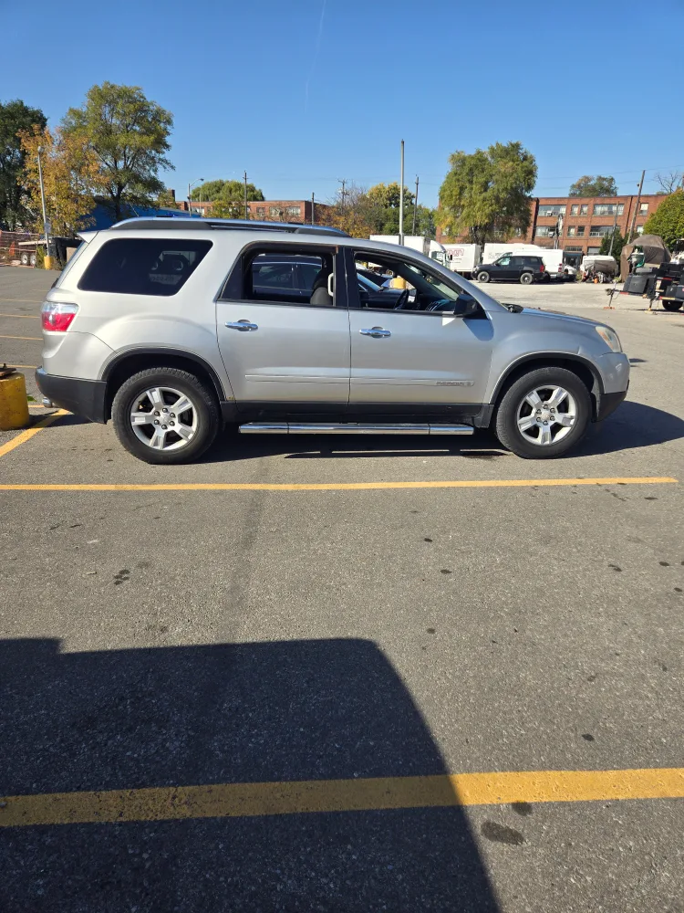 GMC Acadia image indicator(2)
