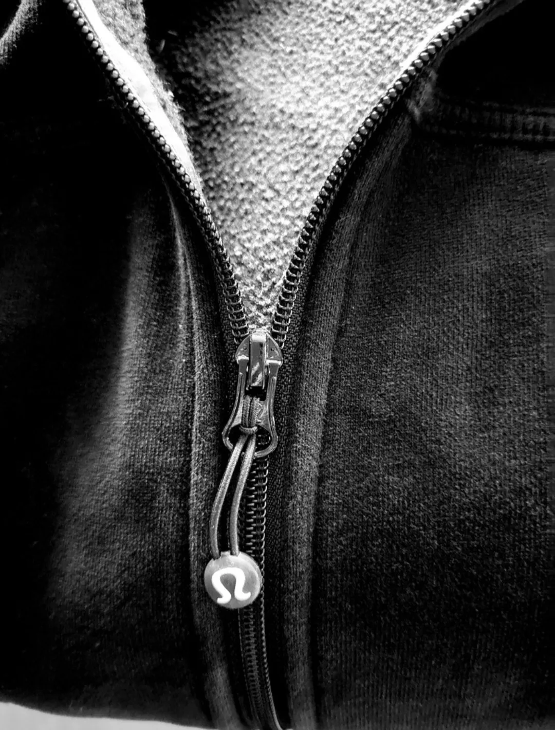 ❣️ Vintage Lululemon Black Scuba Hoodie Jacket Zip Up Small 6 image indicator(5)