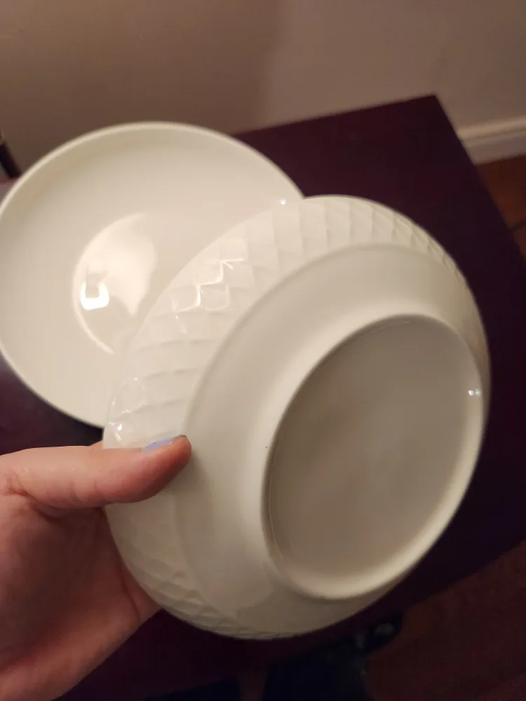 🥕 Set of 3 White Serving Bowls Patterned image indicator(3)