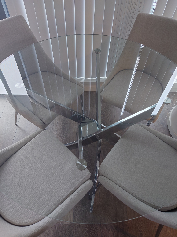 Glass dinning table + Set of 4 dining chairs - photo 2
