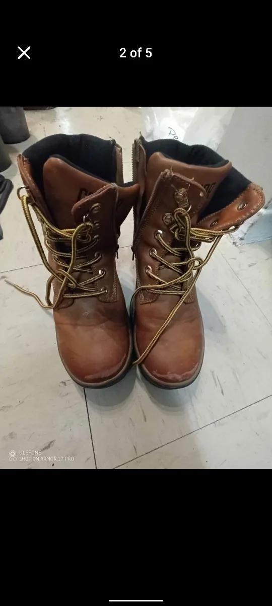 Boy youth size 4 winter boot image indicator(2)