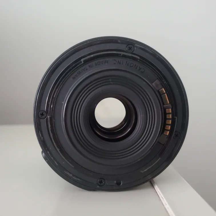 Canon EF-S 18-55mm f/3.5-5.6 IS II Lens image indicator(3)