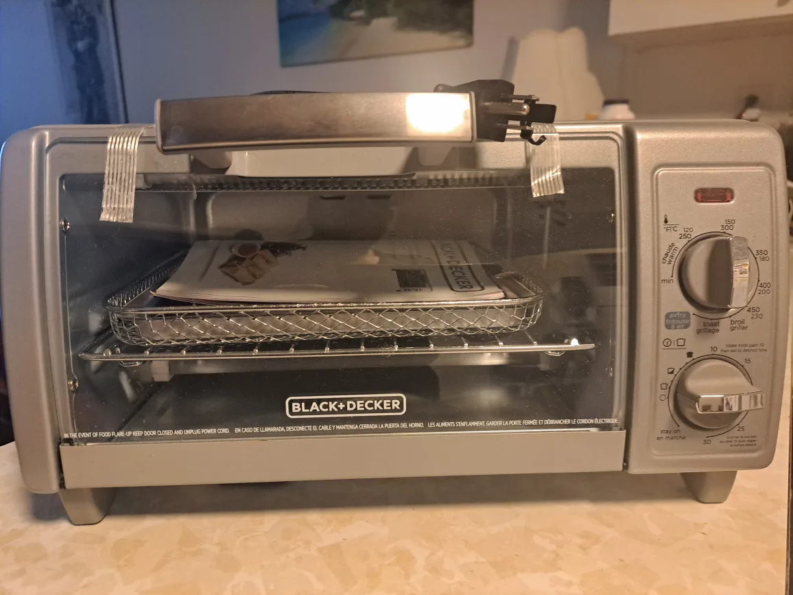 Black+Decker Air Fryer and Toaster Oven thumbnail