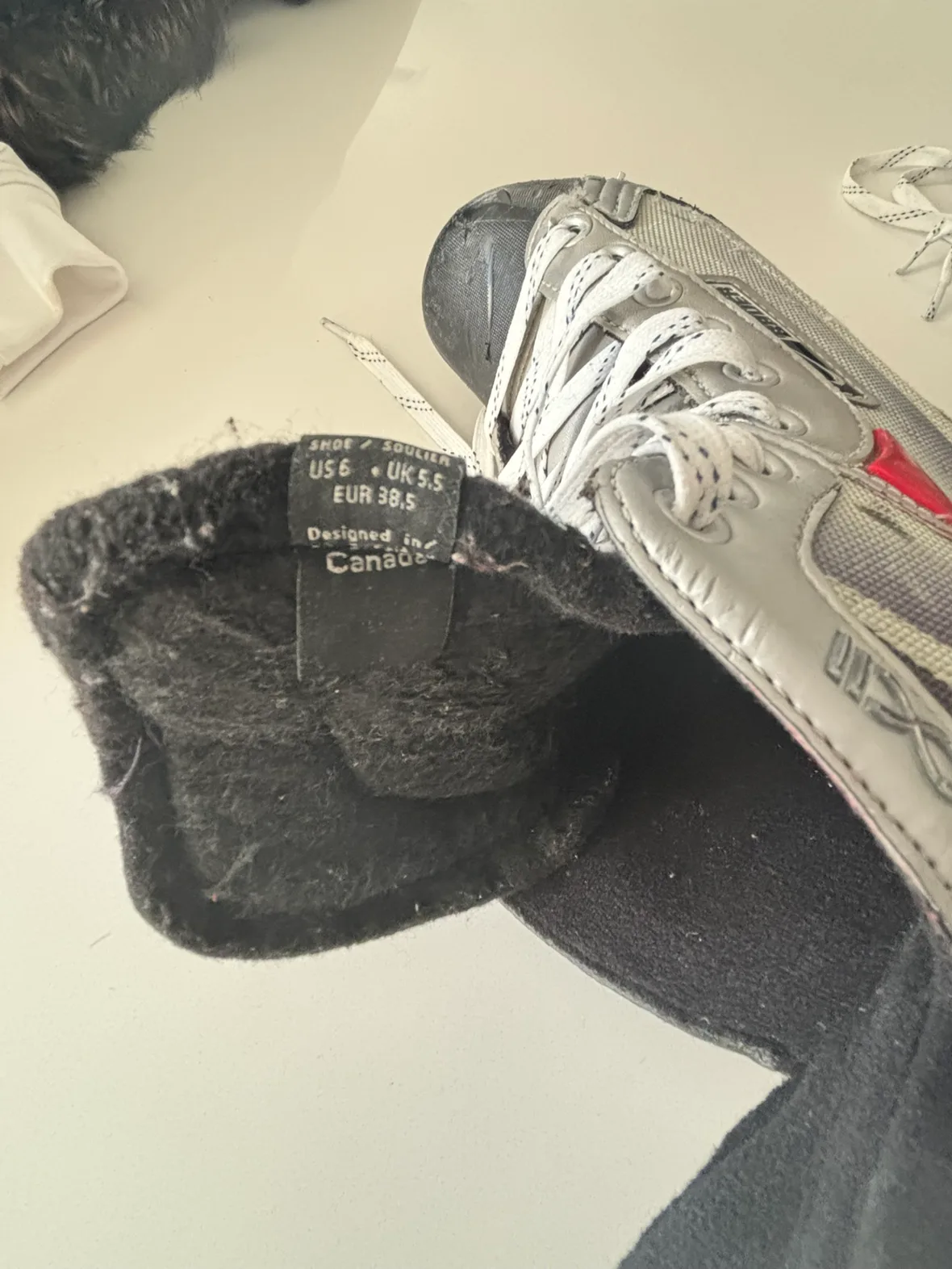 Bauer Vapor XXi Hockey Skates Size 5 youth image indicator(7)