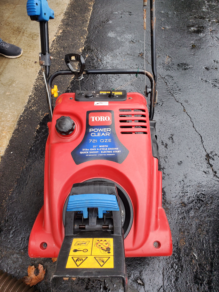 Toro Power Clear 721 QZE Snow Blower - photo 4