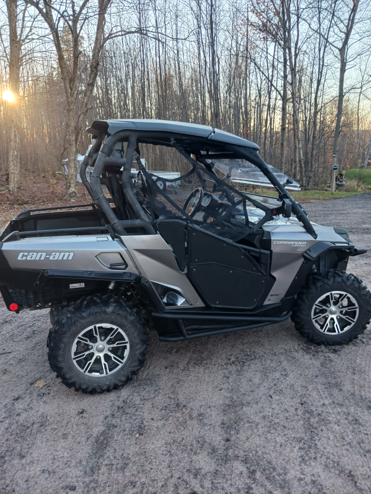 Can-Am Commander Limited - photo 2